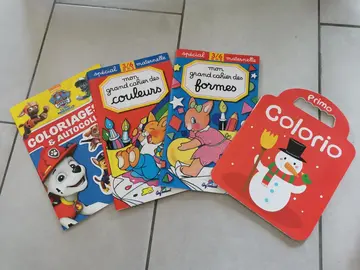 Lot de coloriages variés