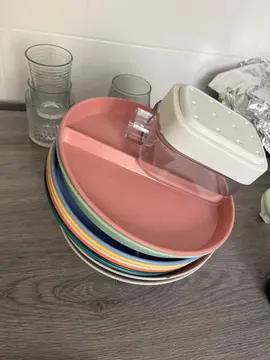 Don à récupérer vaisellle assiettes