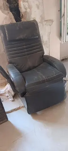 Ancien fauteuil électrique confortable en cuir
