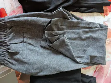 pantalons taille L 40