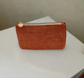 pochette rouge pailletée