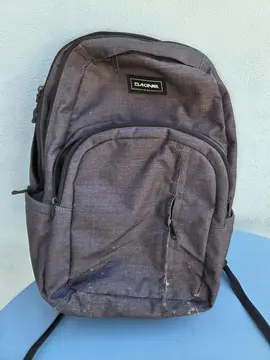 grand sac à dos encore très bien juste quelques usure