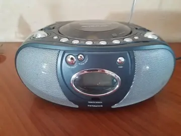 portable radio Hitachi