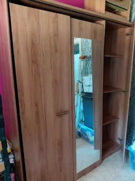 armoire et table de chevet