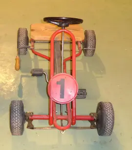 Kart à pédale pour enfant