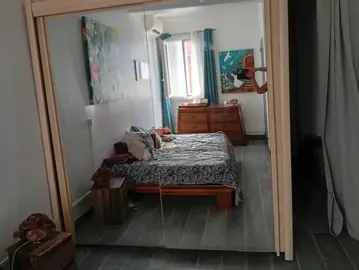 grande armoire avec grands miroirs