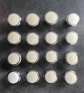16 boutons de portes de placards