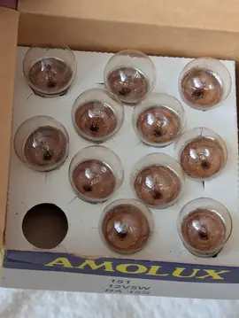1 BOITE NEUVE AMPOULES AUTO / MOTO