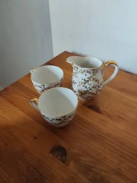 tasses et pot à crème
