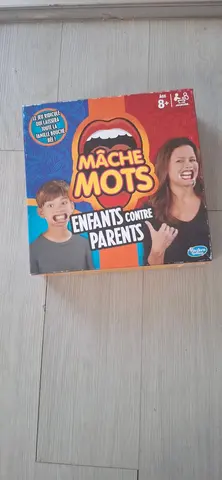 je donne ce jeu de société.