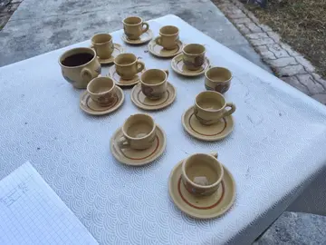 Ensemble de tasse a café et sucrière