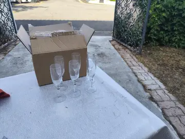 Ensemble de flutes a champagne environ 20 pièces