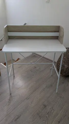Petit bureau type coiffeuse
