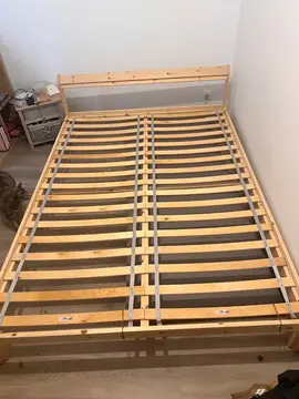 lit bois 140 x 200 ( IKEA)