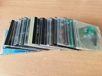 Boîtes et pochettes de rangement CD et DVD