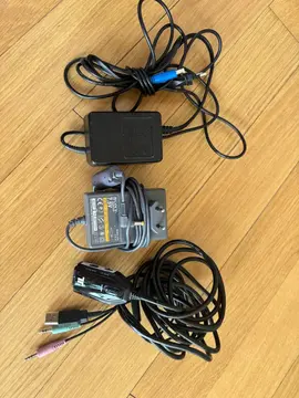 chargeurs Nitendo, Sony et câble casque XBox