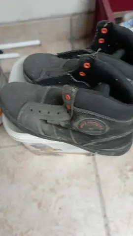 chaussures de sécurité T.44
