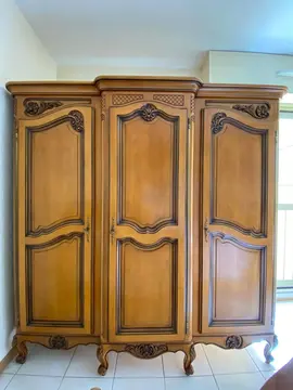 Armoire 3 portes style Louis XV
