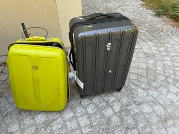 lot de 2 valises delsey cassées à certains endroits