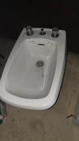 Bidet (porcelaine bon état)