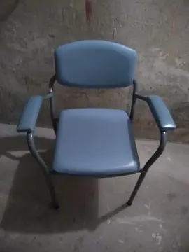 Chaise percée (nan, rien à voir avec la mythologie grecque ;)