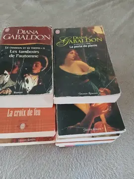 9 premiers livres de la Saga " Le chardon et et la tartan"