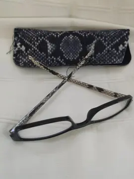 lunette loupe avec étui