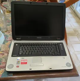 très vieux PC portable Toshiba