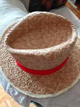 chapeaux