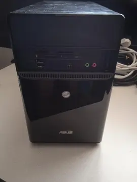 Tour incomplète Asus (CM lecteur carte)