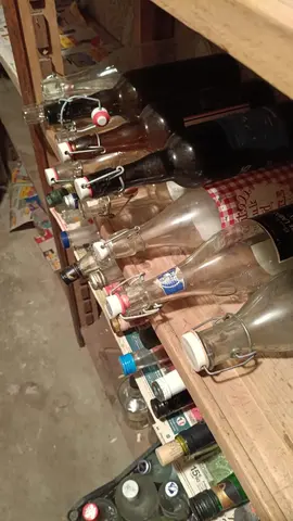 bouteilles et bocaux vides