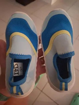 chaussure d'eau taille 27 neuve