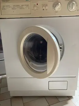 Machine à laver pour pièces