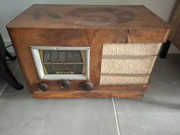 Radio vintage pour déco