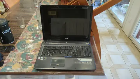 très vieux PC portable Acer