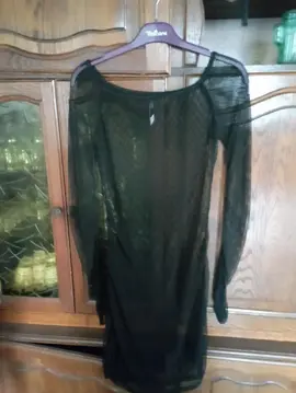 robe noire en résine
