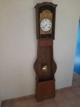 vielle horloge sur pieds