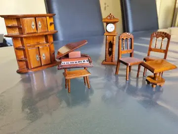 Petit salon en bois