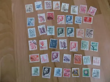 Timbres YOUGOSLAVIE LOT 2
