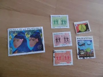 Timbres Wallis et Futuna LOT 1