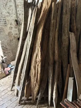 Bois piquets 160 à 2 m longueur, planches, porte peinte et vitrées, planches etc