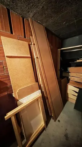 Planches et éléments de dressings démontés