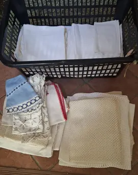 linge de maison broderies, draps, ...
