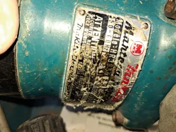 URGENT - marteau perforateur Makita