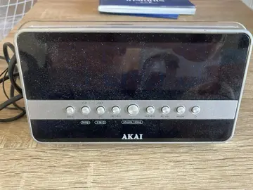 radio réveil akai