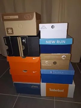 Boîtes de chaussures vides