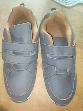 chaussure bleue enfant