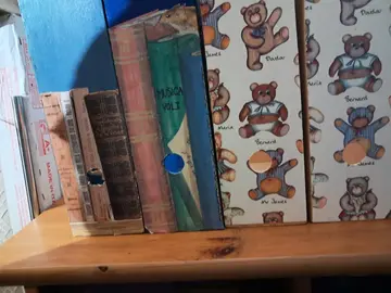 porte revue ou classeur en bois