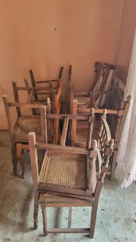 Chaises en bois