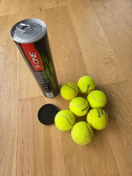 11 balles de tennis
